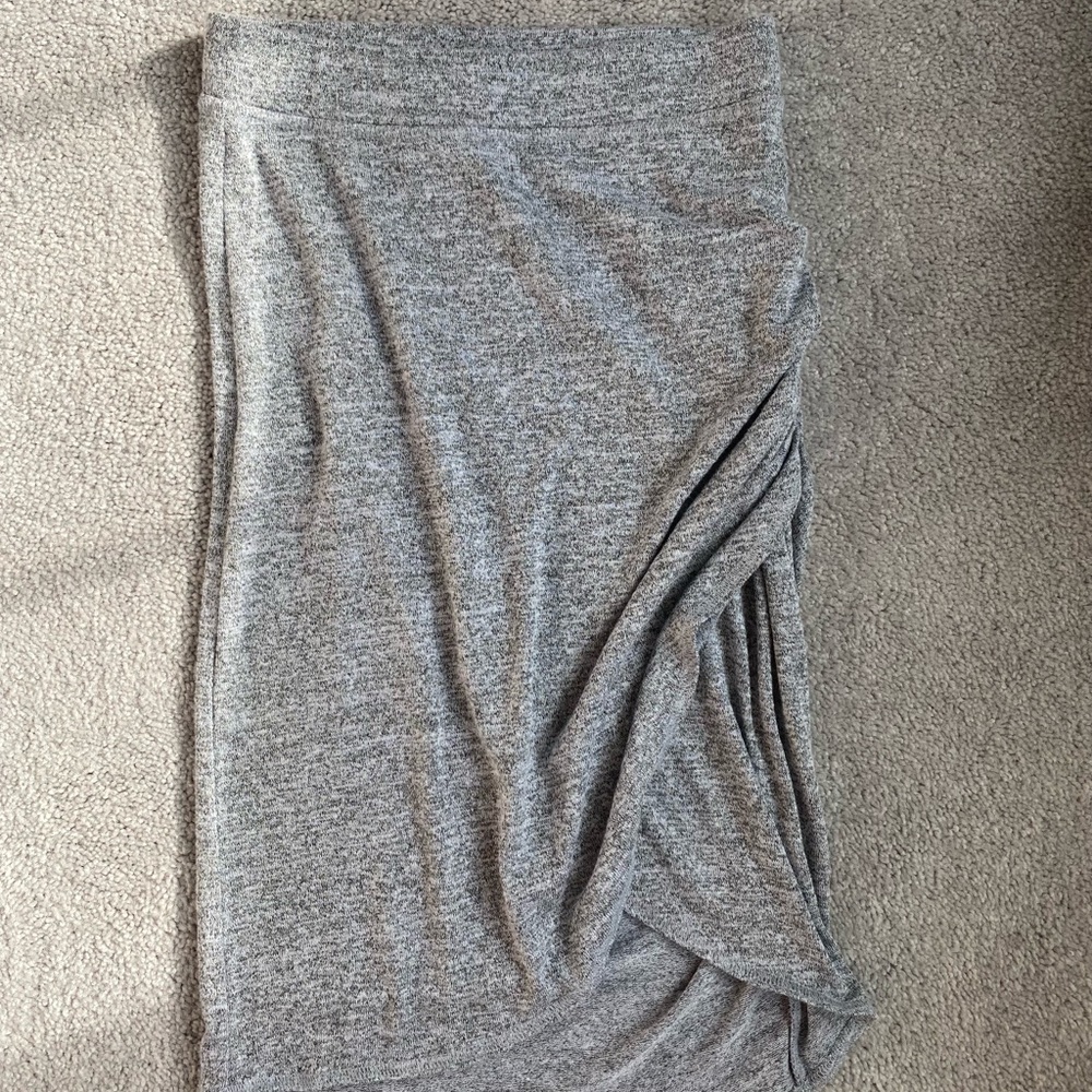 Aritzia Wilfred Free Midi Skirt size XS!